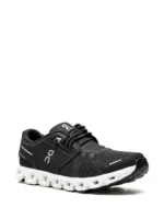 On Running Cloud 5 Black White - Image 2
