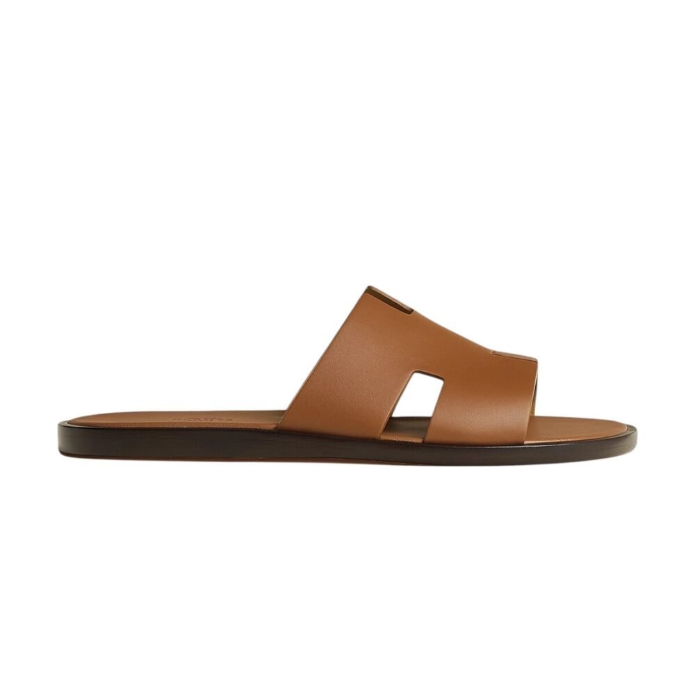izmir-sandal-041141ZH03-worn-4-0-0-800-800_g-Photoroom.jpg Hermes Izmir sandal Gold - Image 1